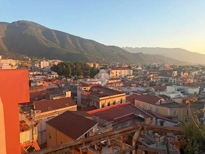 Appartamento con 5 locali in vendita in Via De Pascale, Angri