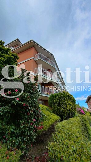 Appartamento quadrilocale in vendita in Via Giovanni Battista Costanzo, Biella