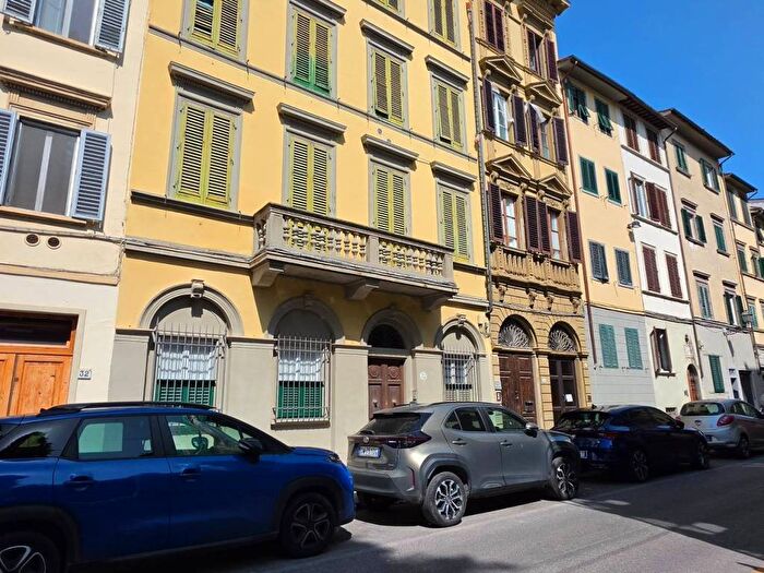 Appartamento con 5 locali in affitto in Via Montebello, Borgo Ognissanti Il Prato, Firenze