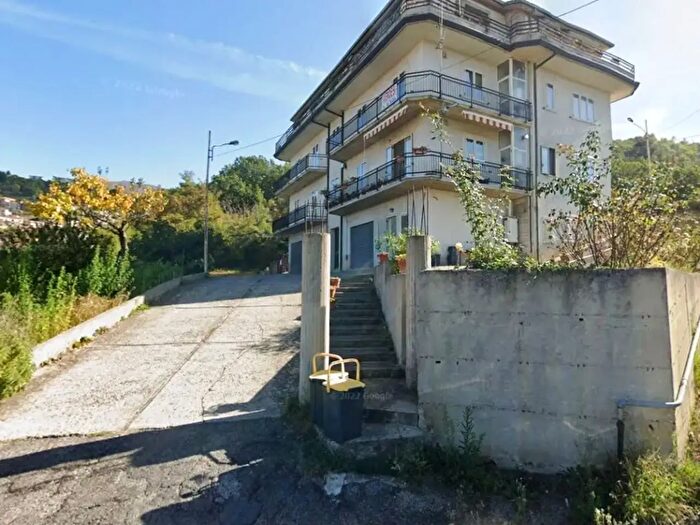 Appartamento con 5 locali in vendita in Via Bernardino Telesio, Casali del Manco