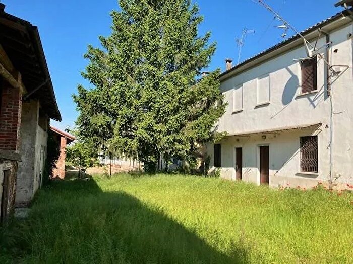 Casa con 6 locali in vendita in Via Villa Biscossi Galliavola, Galliavola