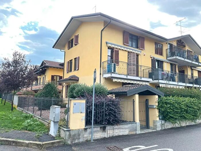 Casa con 5 locali in vendita in Via Isonzo, Dairago