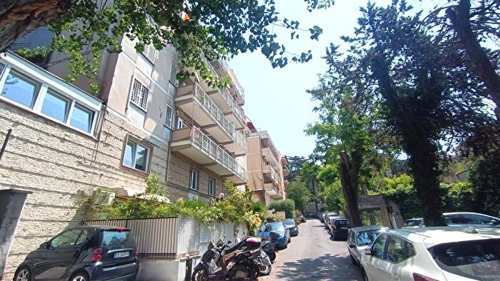 Appartamento trilocale in vendita in Roma