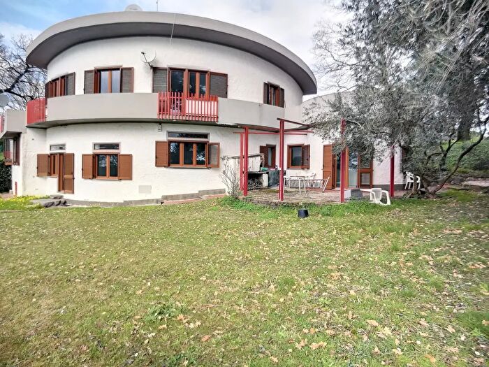 Casa con 8 locali in vendita in Via Monte della Vecchia Quercia, Formello