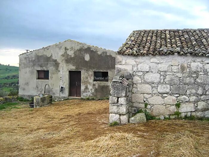 Casa con 7 locali in vendita in San Giacomo, Modica