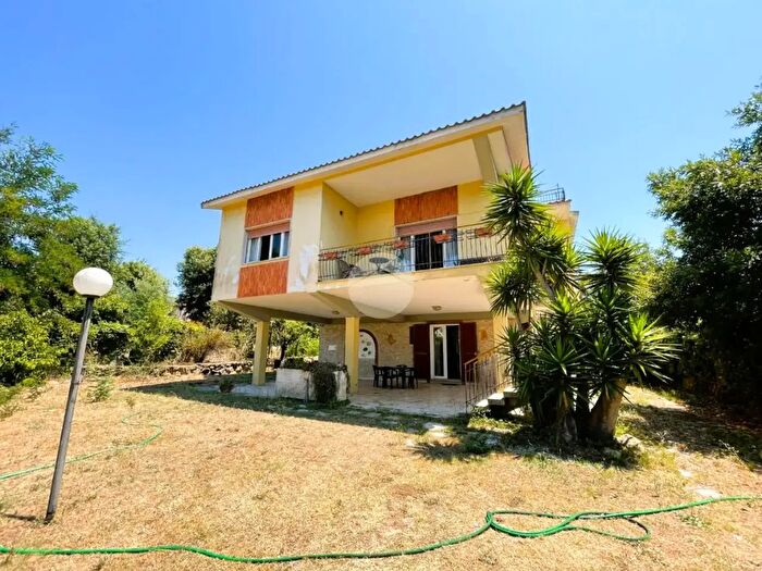 Casa con 7 locali in vendita in Via Arno, Anzio