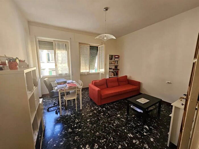 Appartamento trilocale in affitto in Via Carlo Pisacane, Firenze