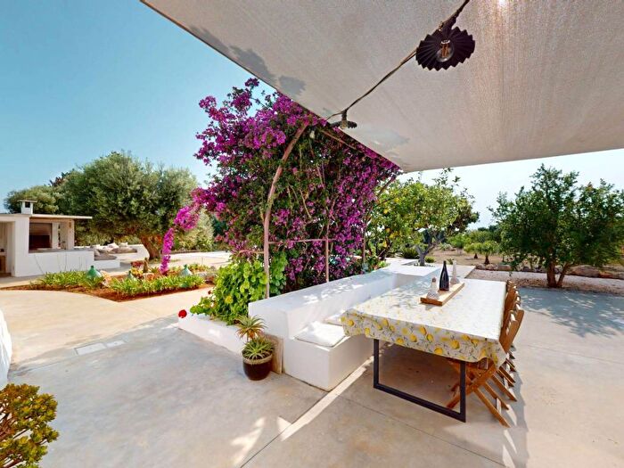 Casa con 6 locali in affitto in Contrada Tamburroni, Tamburroni Grottone Rosara, Ostuni