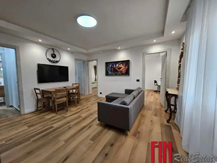 Appartamento quadrilocale in affitto in Via Bertolotti, Genova