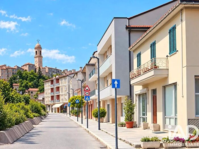 Casa con 8 locali in vendita in Piazza Piazza Costantino Tamanti, Petritoli