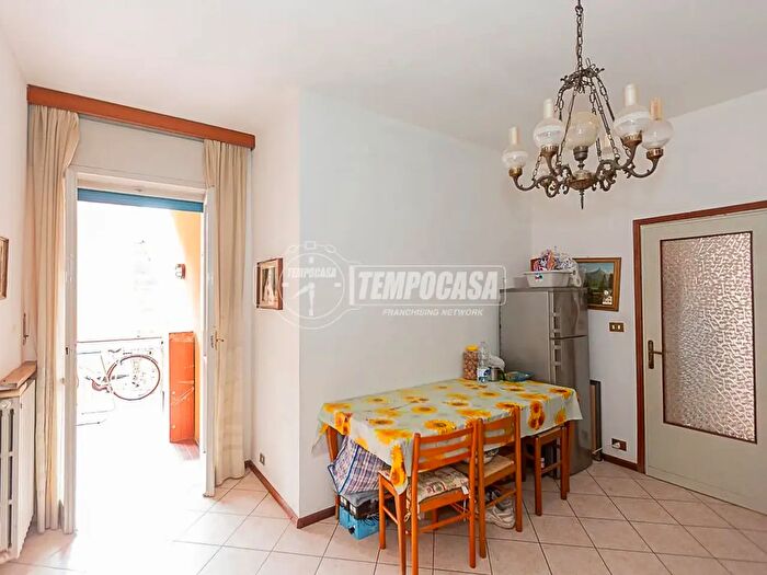 Appartamento trilocale in vendita in Via Adriano Cristofoli, Verona