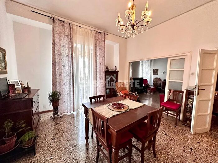 Appartamento con 6 locali in vendita in Via col Moschin, Viterbo