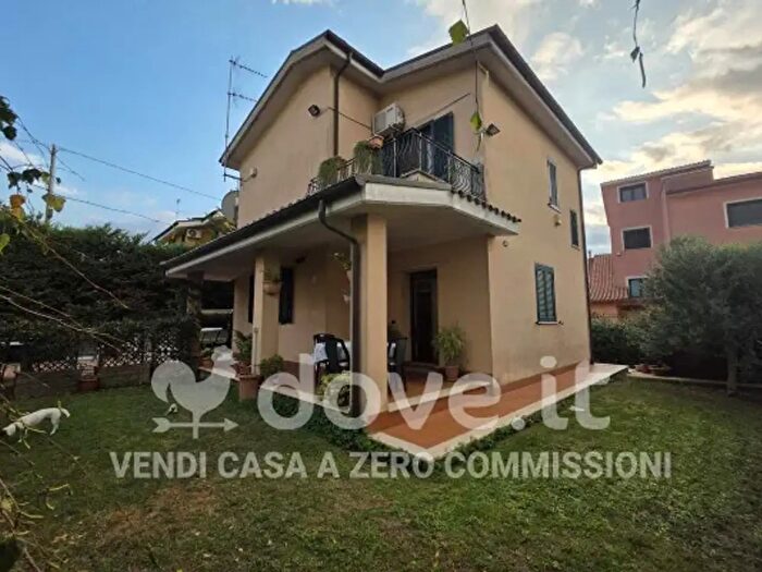 Casa con 5 locali in vendita in Via del Tiglio, Artena