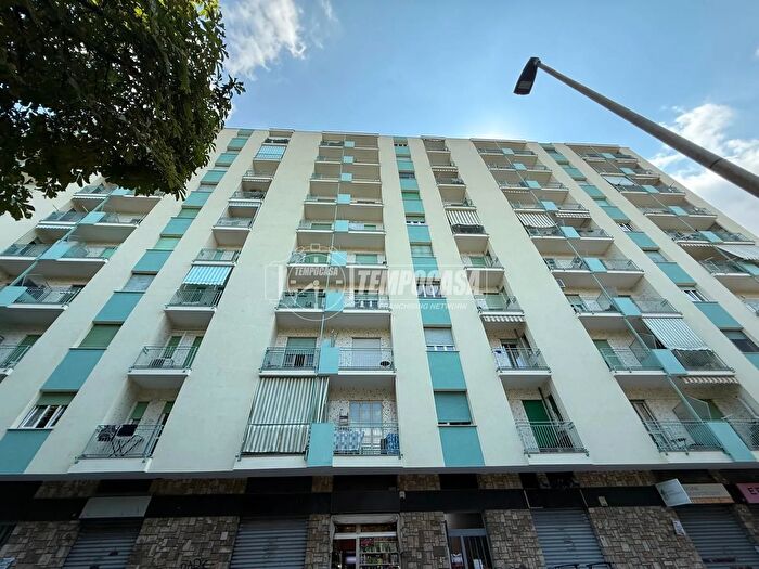 Appartamento trilocale in vendita in Piazza Conti di Rebaudengo, Torino