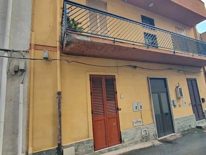 Appartamento trilocale in vendita in Via Stagno, Messina