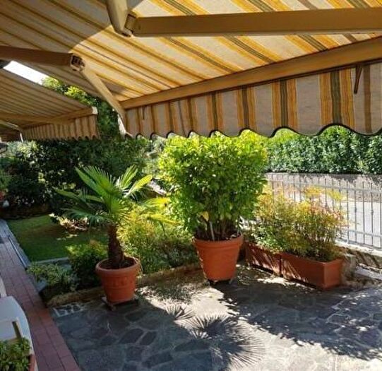 Casa con 6 locali in vendita in Papa Giovanni, Bagni Di Lucca