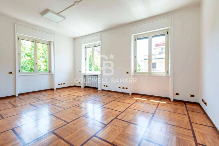 Appartamento quadrilocale in affitto in Via Giulio E Corrado Venini, Milano