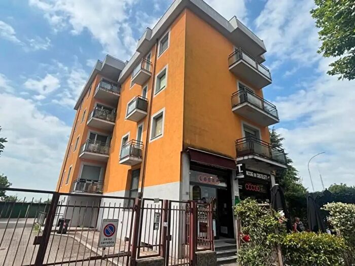 Appartamento quadrilocale in vendita in Viale Mazzini, Abbiategrasso