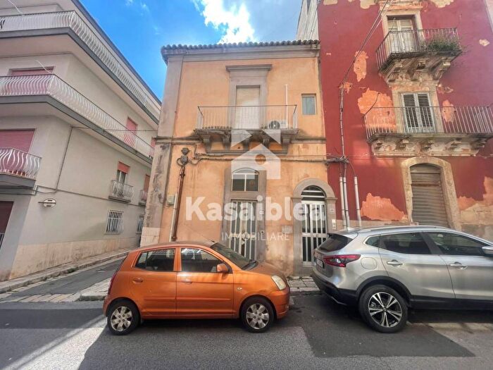 Appartamento bilocale in affitto in Via Felicia Schininà, Centro, Ragusa