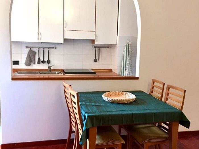 Appartamento trilocale in affitto in Via Belgirate, Maggiolina, Milano