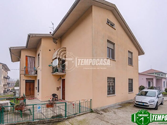 Casa trilocale in vendita in Via V Martiri della Liberazione Bressana, Bressana Bottarone