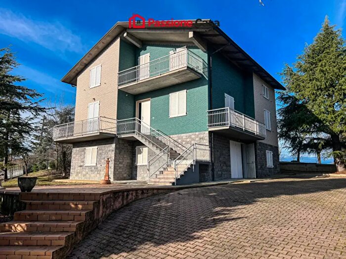 Casa con 11 locali in vendita in Strada Nocciola, Neviano Degli Arduini