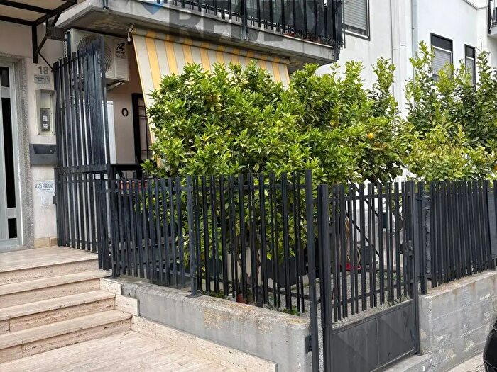 Appartamento con 5 locali in vendita in Via delle Orchidee, Melilli