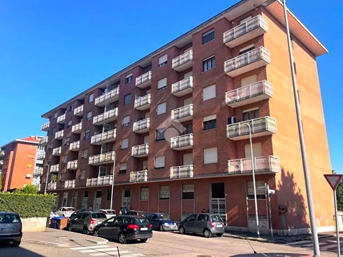 Appartamento trilocale in vendita in Via Deledda, Moncalieri