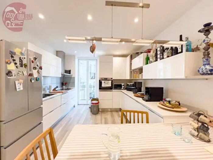 Appartamento trilocale in vendita in Via Gioachino Murat, Trieste