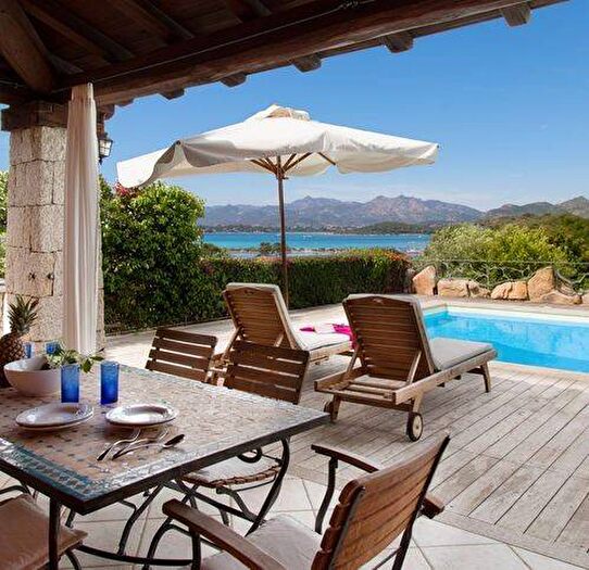 Casa con 6 locali in affitto in Via Salina Bamba, San Teodoro