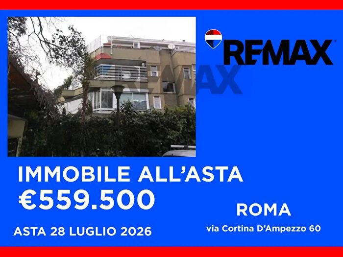 Appartamento con 8 locali in vendita in Roma