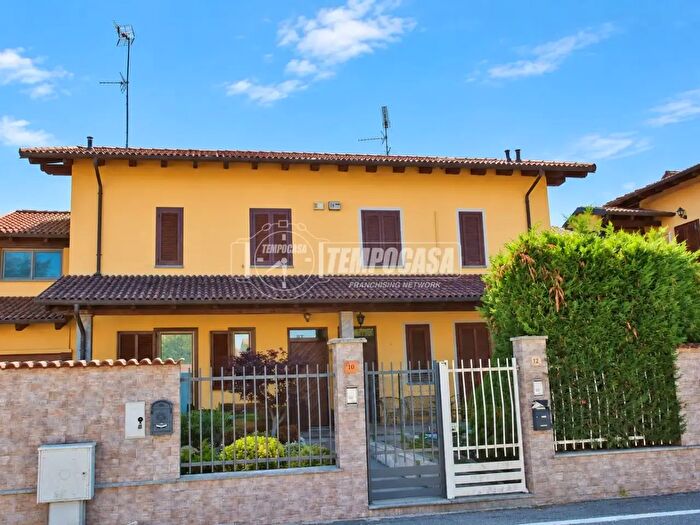 Casa quadrilocale in vendita in Via Repubblica, Borgo Vercelli