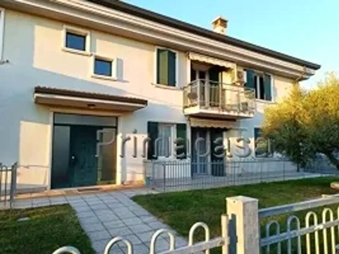 Appartamento trilocale in affitto in Via Nievo, San Martino Buon Albergo