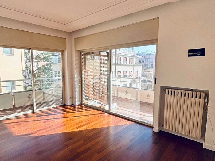 Casa bilocale in affitto in Viale Giulio Cesare, Prati, Roma