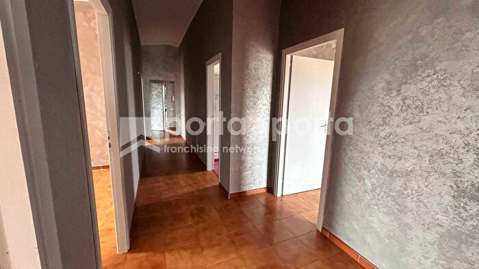 Appartamento quadrilocale in vendita in Via Scarano, Capua