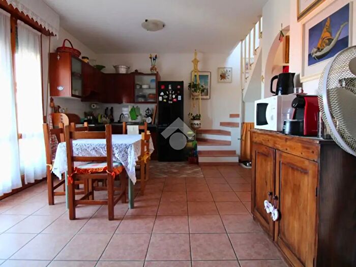 Appartamento quadrilocale in vendita in Via Silvestro Betti, Pesaro