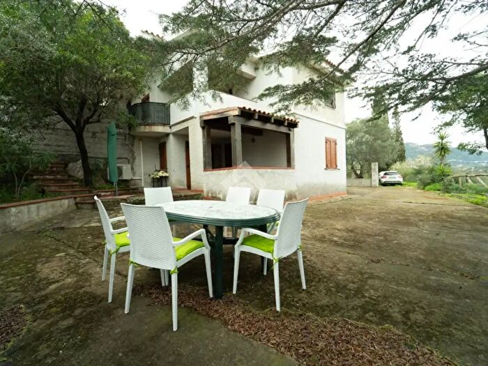 Casa con 5 locali in vendita in Via dei Gabbiani, San Teodoro