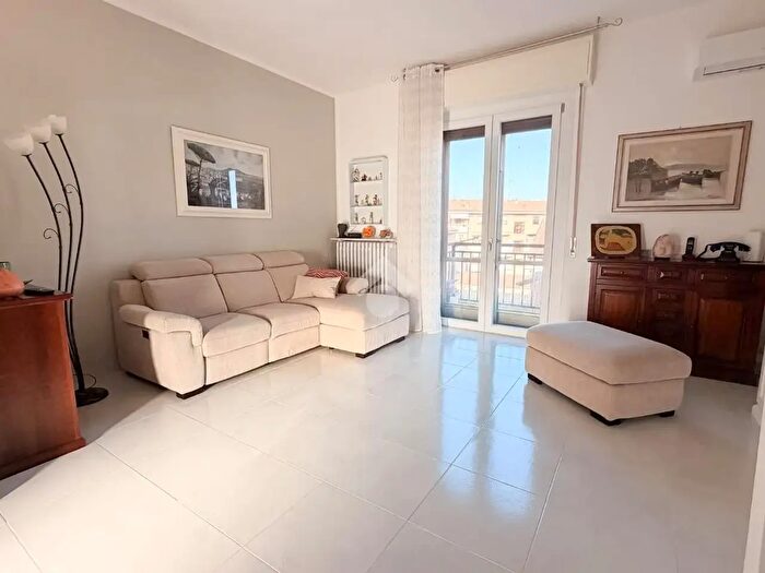 Appartamento trilocale in vendita in Via Rosina, Sozzago