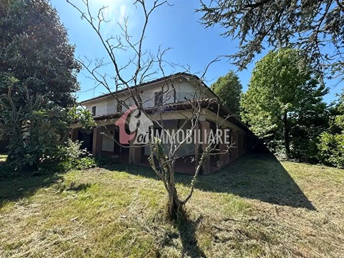 Casa con 15 locali in vendita in Via Matteotti, San Giovanni In Croce