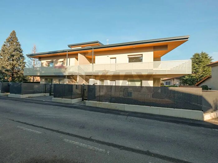 Appartamento con 5 locali in vendita in Brembate