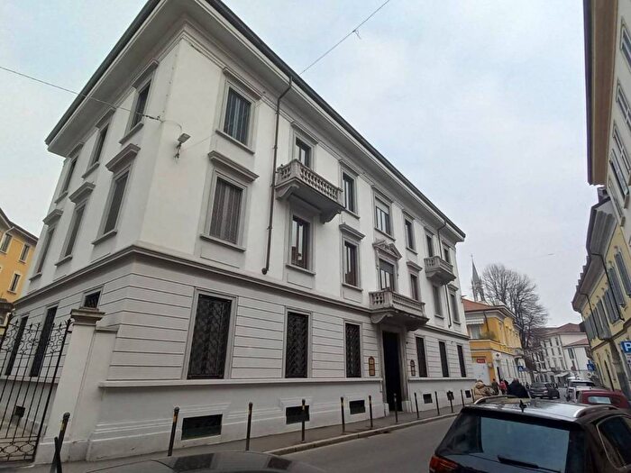 Appartamento monolocale in affitto in Via Bartolomeo Zucchi, Centro Storico, Monza