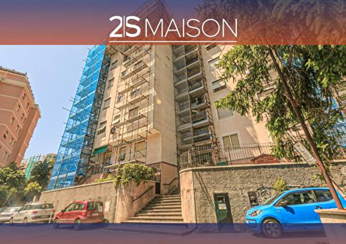 Appartamento con 6 locali in vendita in Via dei Carpentieri, Genova