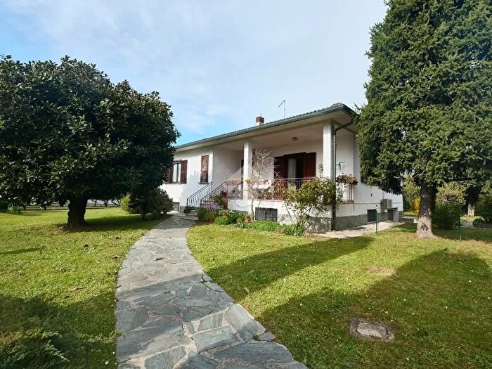 Casa quadrilocale in vendita in Via Donizetti, Comazzo