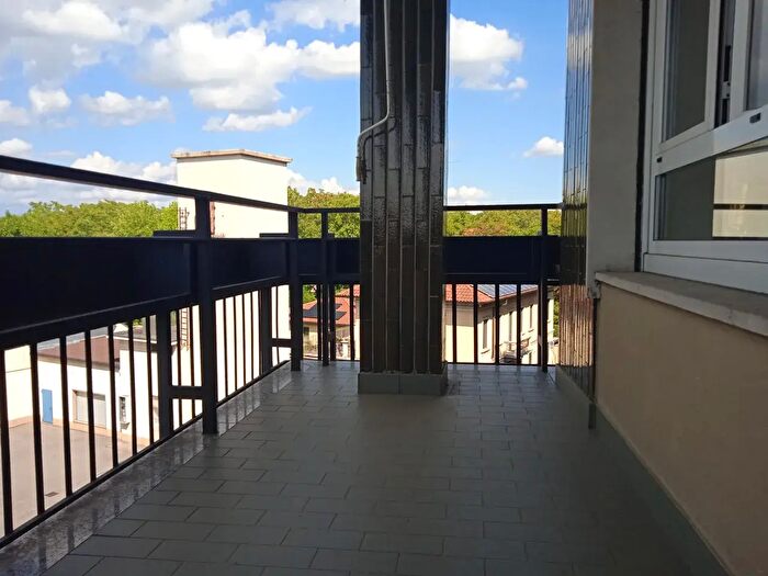 Appartamento trilocale in vendita in Via Michelangelo Buonarroti, Monza