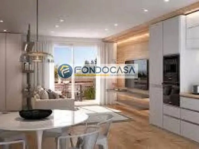 Appartamento trilocale in vendita in Via Costantino Il Grande, Desenzano Del Garda