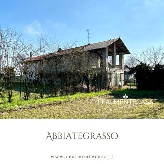 Casa quadrilocale in vendita in Strada Prabalò, Abbiategrasso