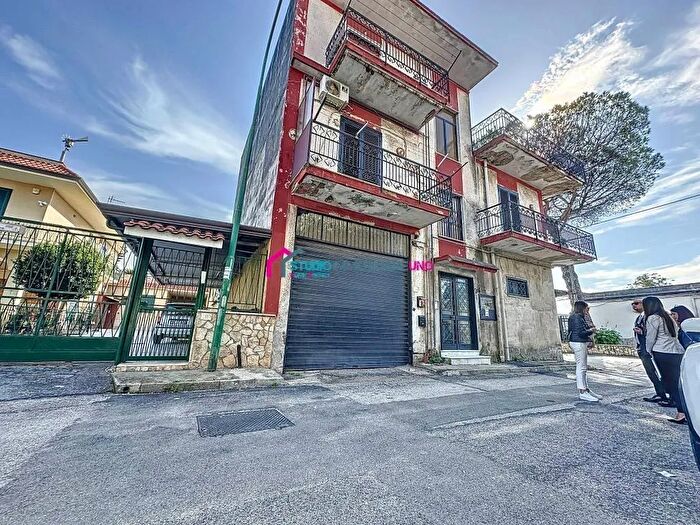 Casa con 6 locali in vendita in Via Polveriera Nola Napoli, Nola