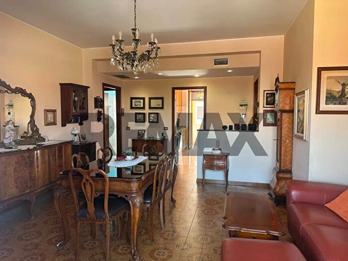 Appartamento trilocale in vendita in Via Bonvicino, Legnano