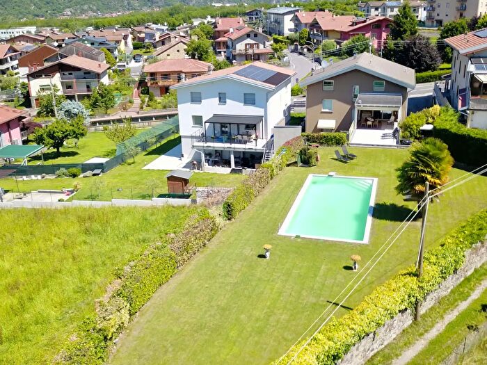 Casa con 5 locali in vendita in Via G Marconi, Gianico