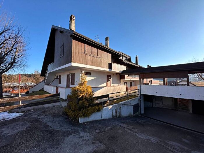 Appartamento trilocale in affitto in Via Basserstok, Canove Di Roana, Roana